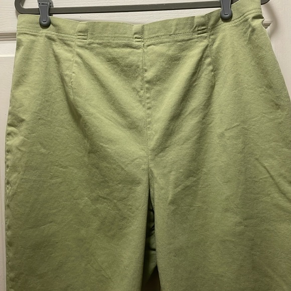 Denim & Co. Capri pants XL moss green color buttons on side of leg elas.back - Picture 4 of 10